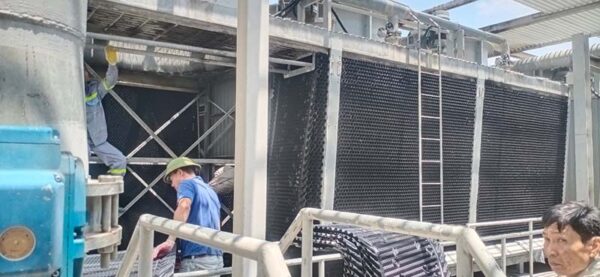 Dự án thay thế tấm tản nhiệt ở Vinschool Metropolis