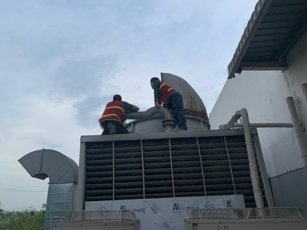 Thi công thay thế Tấm tản nhiệt Tháp giải nhiệt Liangchi tại nhà máy DORCO Hà Nam 5